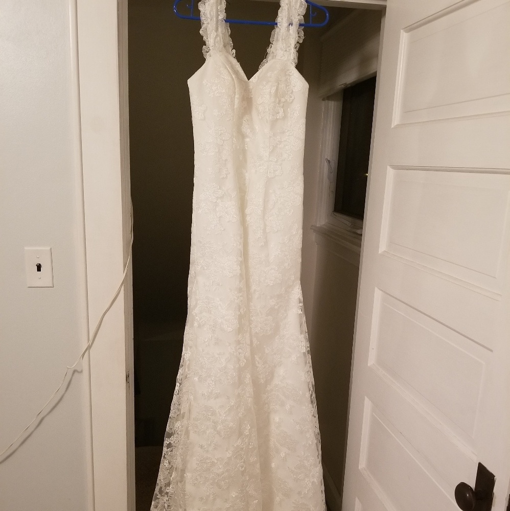 Ivory wedding dress